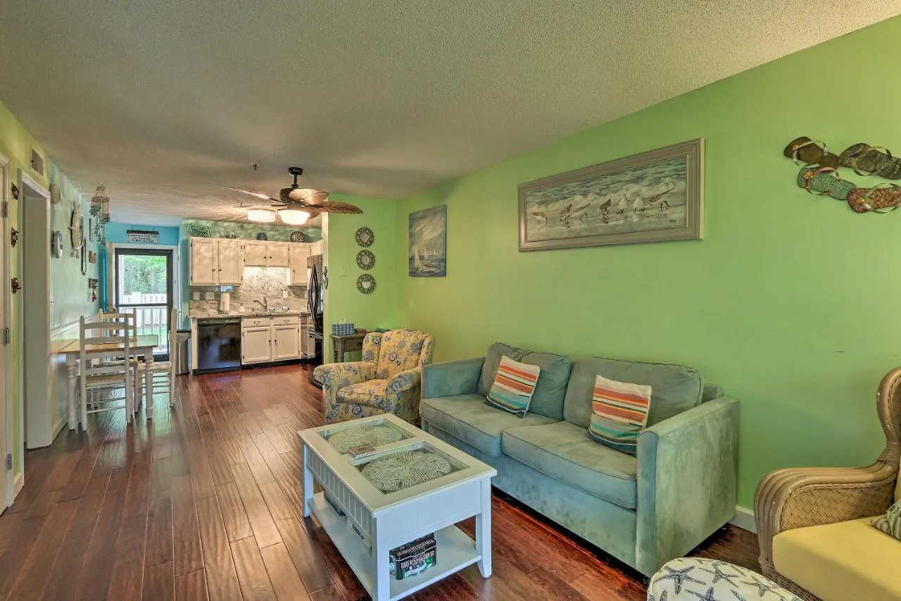 Apartment Colorful Hilton Head Condo With Beach And Pool Access! Hilton Head Island