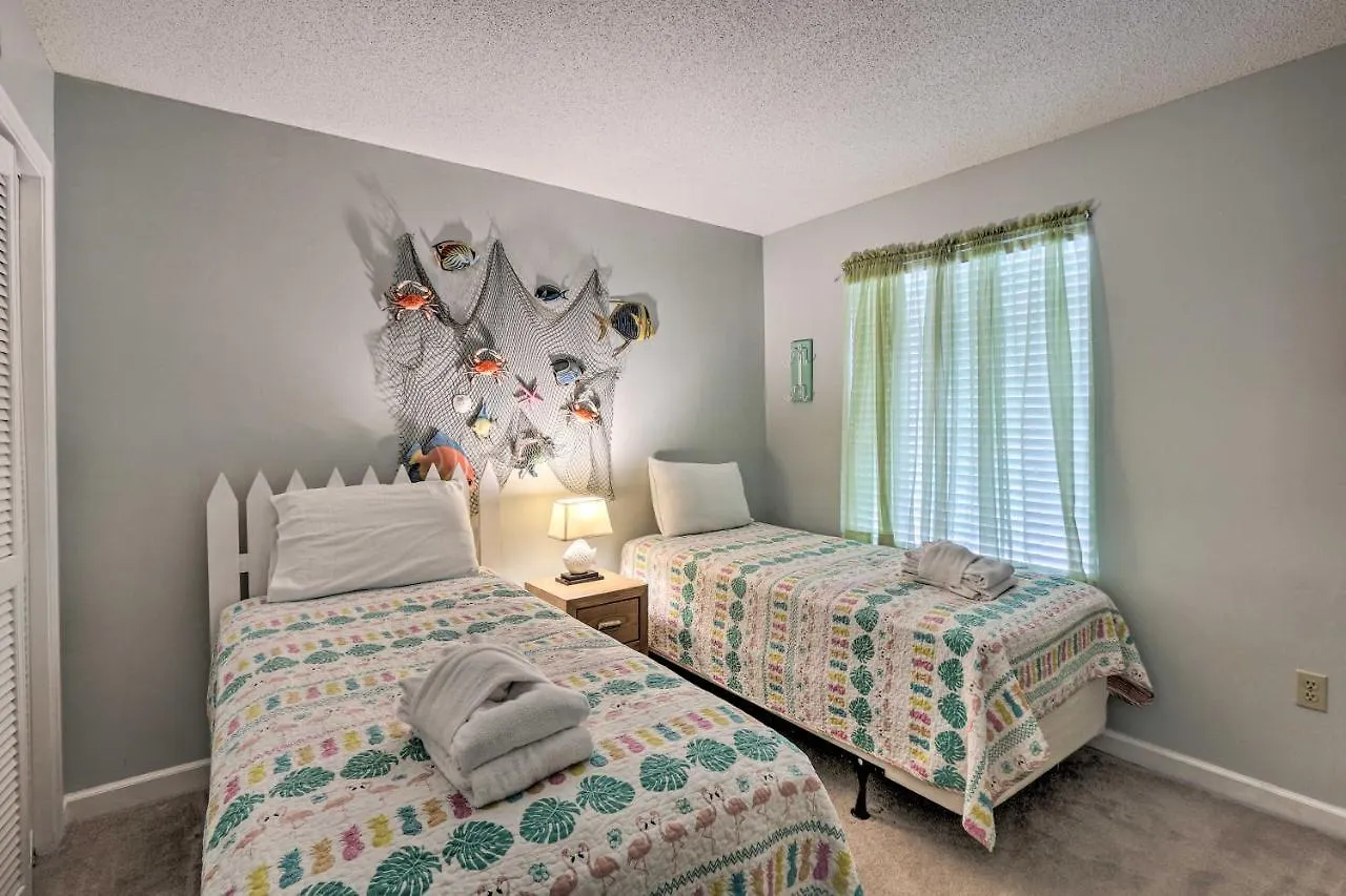 Colorful Hilton Head Condo With Beach And Pool Access! Hilton Head Island Apartment